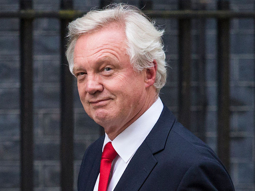 Υπουργός Brexit: Θα συνεχίσουμε να καλωσορίζουμε τους Έλληνες